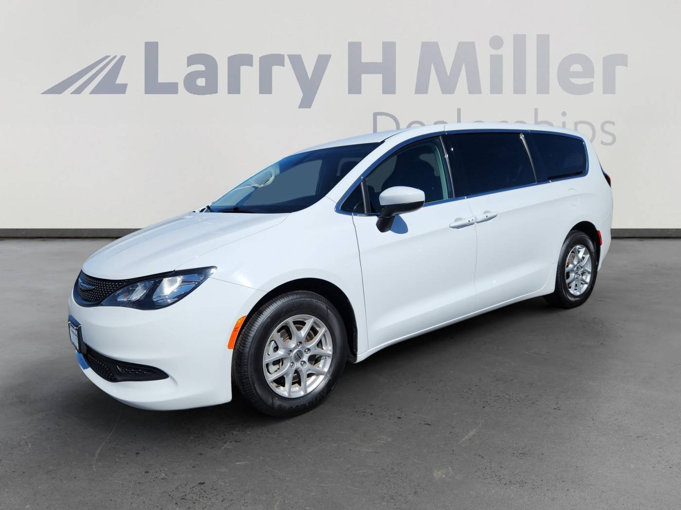 2022 Chrysler Voyager LX — Minivan — 50,239 mi — Aurora, CO