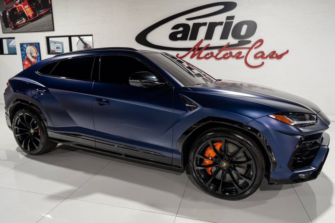 2022 Lamborghini Urus Standard