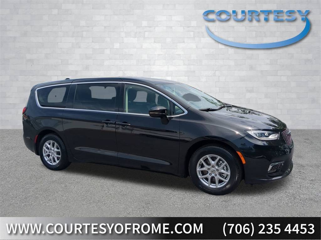 2024 Chrysler Pacifica Touring L — Minivan — 42,189 mi — Rome, GA