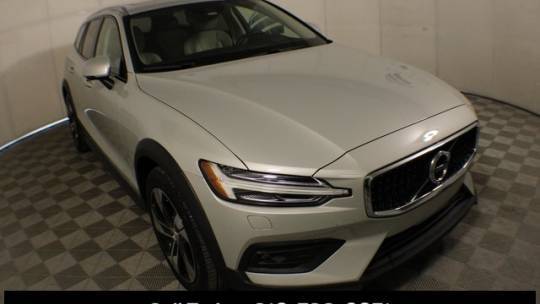 2022 Volvo V60 Cross Country T5 — Wagon — 19,853 mi — San Antonio, TX