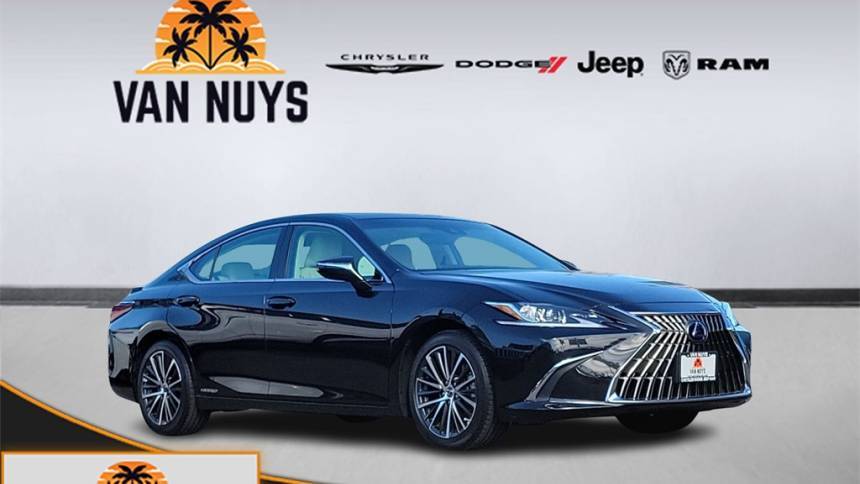 2022 Lexus ES ES 300h — Sedan — 4,031 mi — Van Nuys, CA