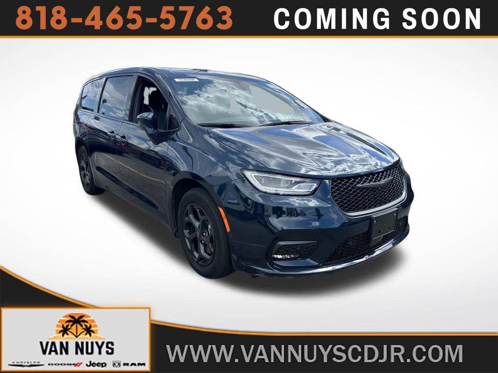 2022 Chrysler Pacifica Hybrid Limited — Minivan — 22,248 mi — Van Nuys, CA