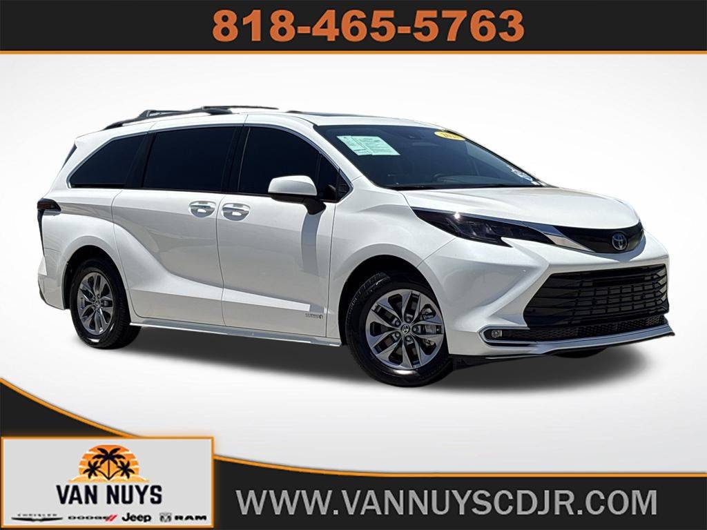 2021 Toyota Sienna XLE — Minivan — 35,847 mi — Van Nuys, CA
