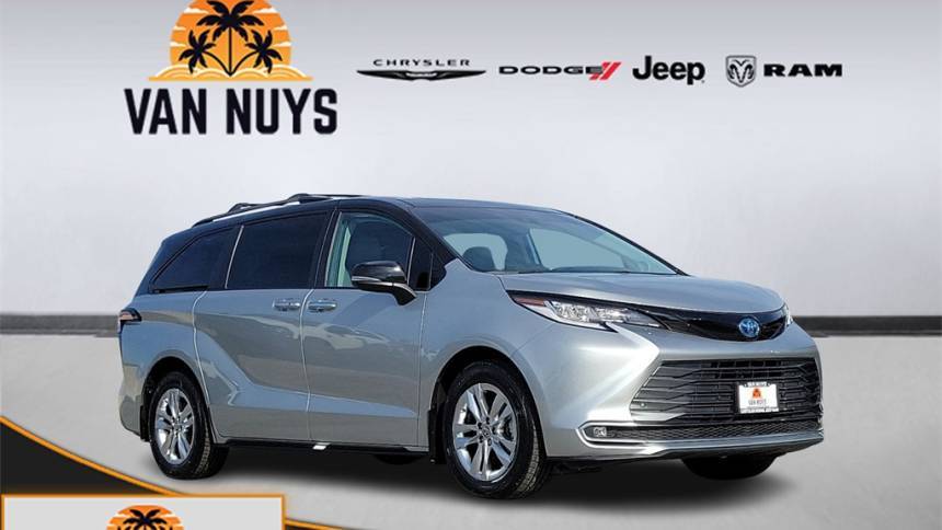 2023 Toyota Sienna Limited — Minivan — 52,305 mi — Van Nuys, CA