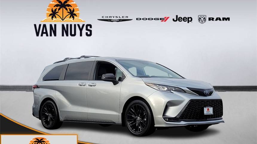 2023 Toyota Sienna XSE — Minivan — 19,791 mi — Van Nuys, CA