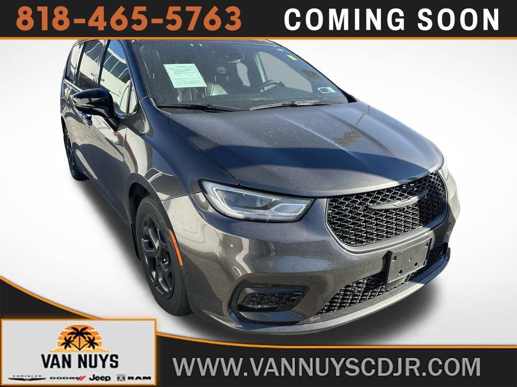 2023 Chrysler Pacifica Hybrid Limited — Minivan — 24,820 mi — Van Nuys, CA