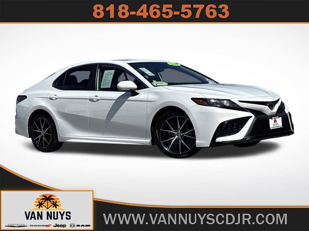 2022 Toyota Camry SE — Sedan — 17,972 mi — Van Nuys, CA
