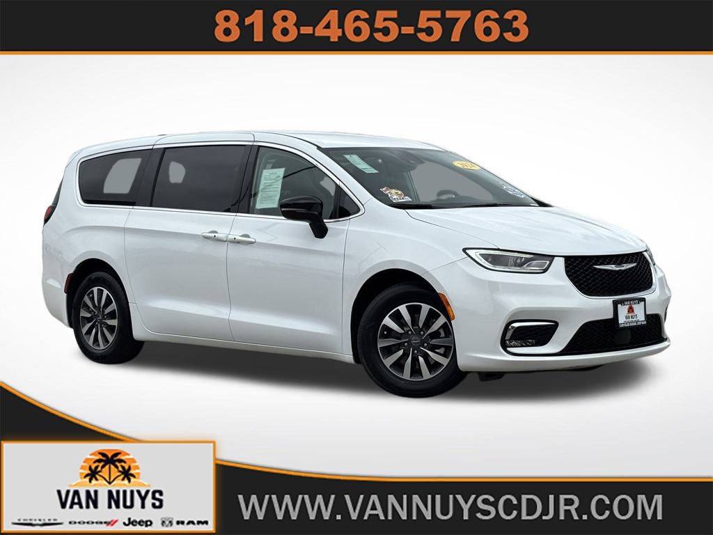 2024 Chrysler Pacifica Hybrid Select — Minivan — 26,120 mi — Van Nuys, CA