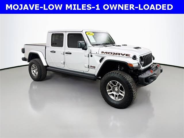 2022 Jeep Gladiator Mojave — Pickup Truck — 2,876 mi — Bloomington, IL
