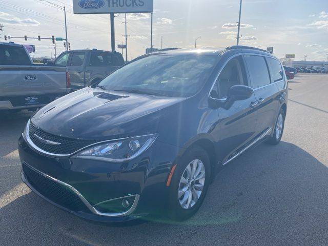2017 Chrysler Pacifica Touring L — Minivan — 104,670 mi — Bloomington, IL