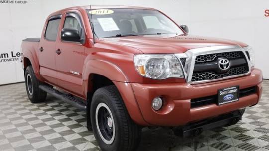 2011 Toyota Tacoma Base — Pickup Truck — 301,669 mi — Bloomington, IL