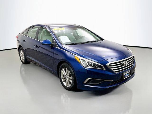 2016 Hyundai Sonata SE — Sedan — 100,383 mi — Bloomington, IL