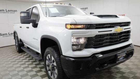 2024 Chevrolet Silverado 2500HD Custom — Pickup Truck — 1,881 mi — Bloomington, IL