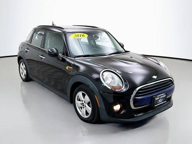 2016 MINI Hardtop Cooper — Hatchback — 88,149 mi — Bloomington, IL