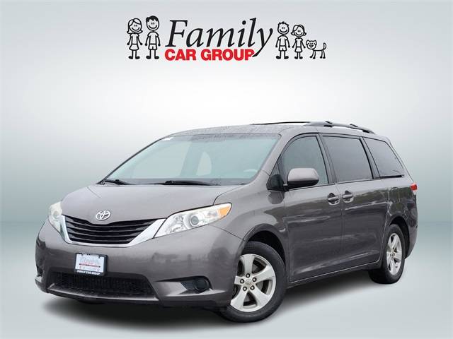2013 Toyota Sienna LE — Minivan — 89,328 mi — Arlington, TX