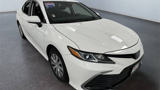 2022 Toyota Camry Hybrid LE — Sedan — 23,628 mi — Janesville, WI