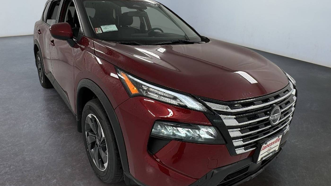 2024 Nissan Rogue SV — SUV — 4,882 mi — Janesville, WI