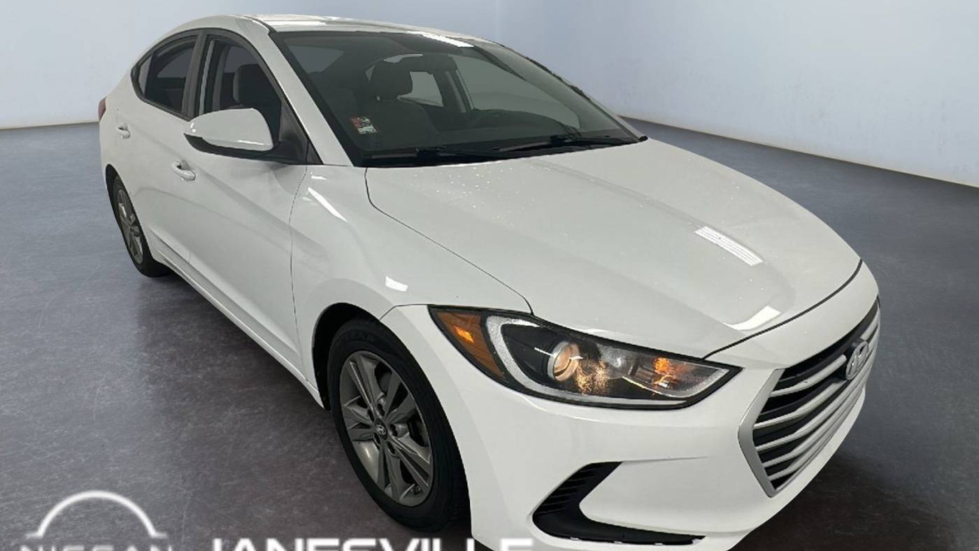 2017 Hyundai Elantra SE — Sedan — 116,177 mi — Janesville, WI