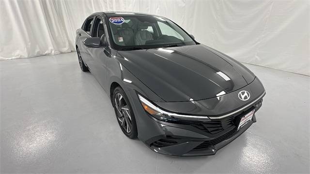 2024 Hyundai Elantra Hybrid Limited — Sedan — 20,653 mi — Janesville, WI