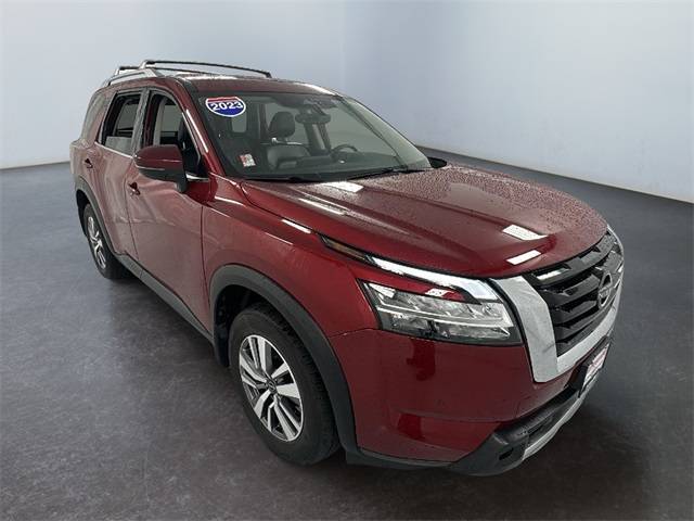2023 Nissan Pathfinder SL — SUV — 65,154 mi — Janesville, WI
