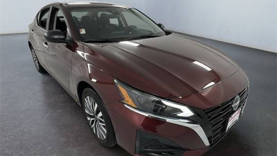 2024 Nissan Altima SV — Sedan — 17,000 mi — Janesville, WI