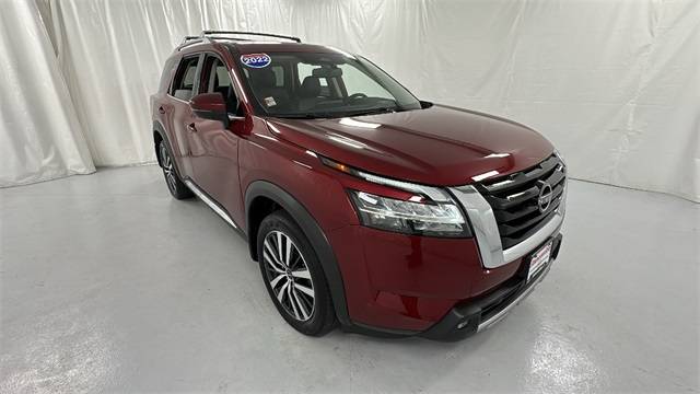 2022 Nissan Pathfinder Platinum — SUV — 39,145 mi — Janesville, WI