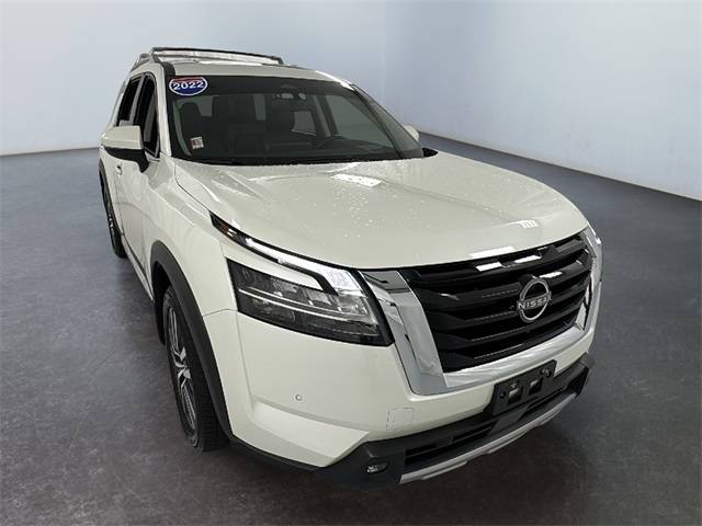 2022 Nissan Pathfinder Platinum — SUV — 28,185 mi — Janesville, WI