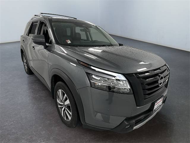 2024 Nissan Pathfinder SL — SUV — 17,608 mi — Janesville, WI