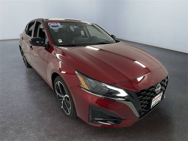 2024 Nissan Altima SR — Sedan — 10,758 mi — Janesville, WI