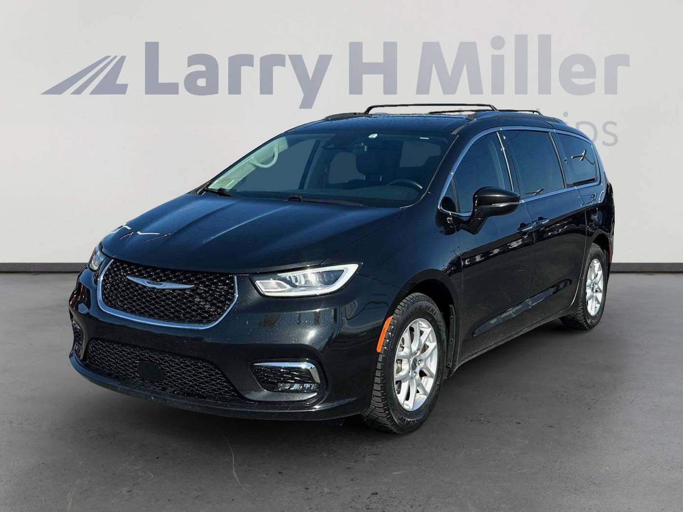 2021 Chrysler Pacifica Touring L — Minivan — 81,603 mi — Riverdale, UT