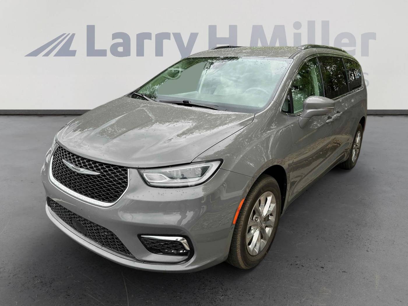 2021 Chrysler Pacifica Touring L — Minivan — 91,160 mi — Riverdale, UT