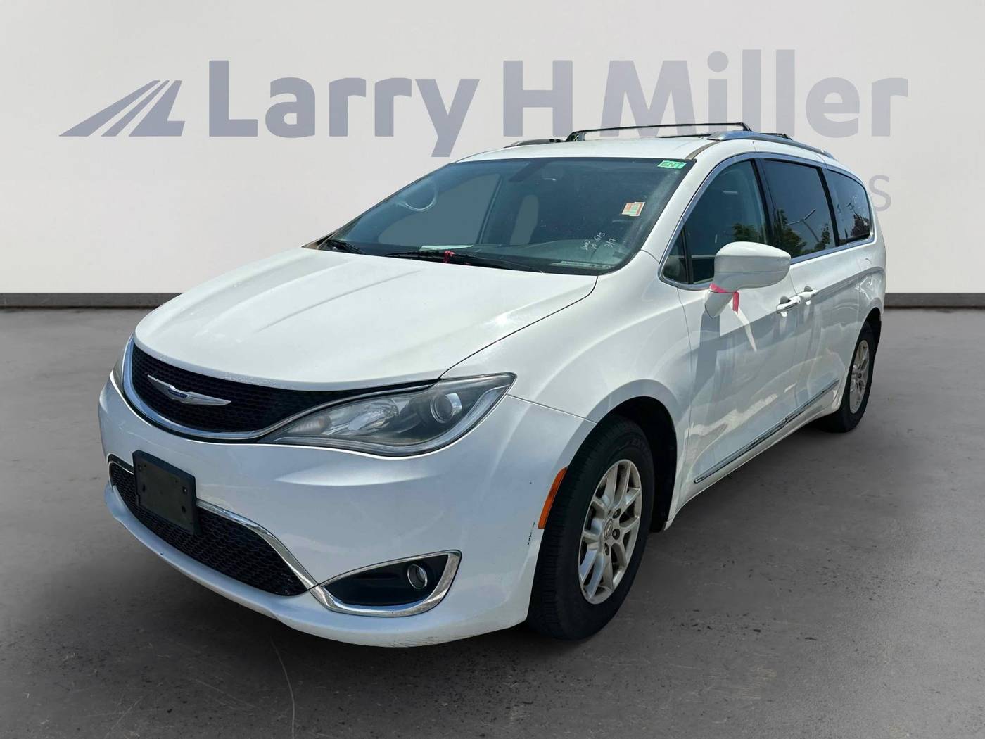 2020 Chrysler Pacifica Touring L — Minivan — 51,712 mi — Riverdale, UT