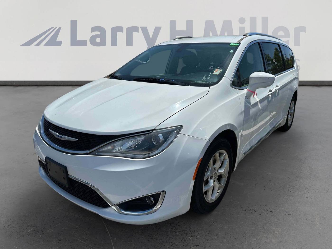 2020 Chrysler Pacifica Touring L — Minivan — 53,926 mi — Riverdale, UT