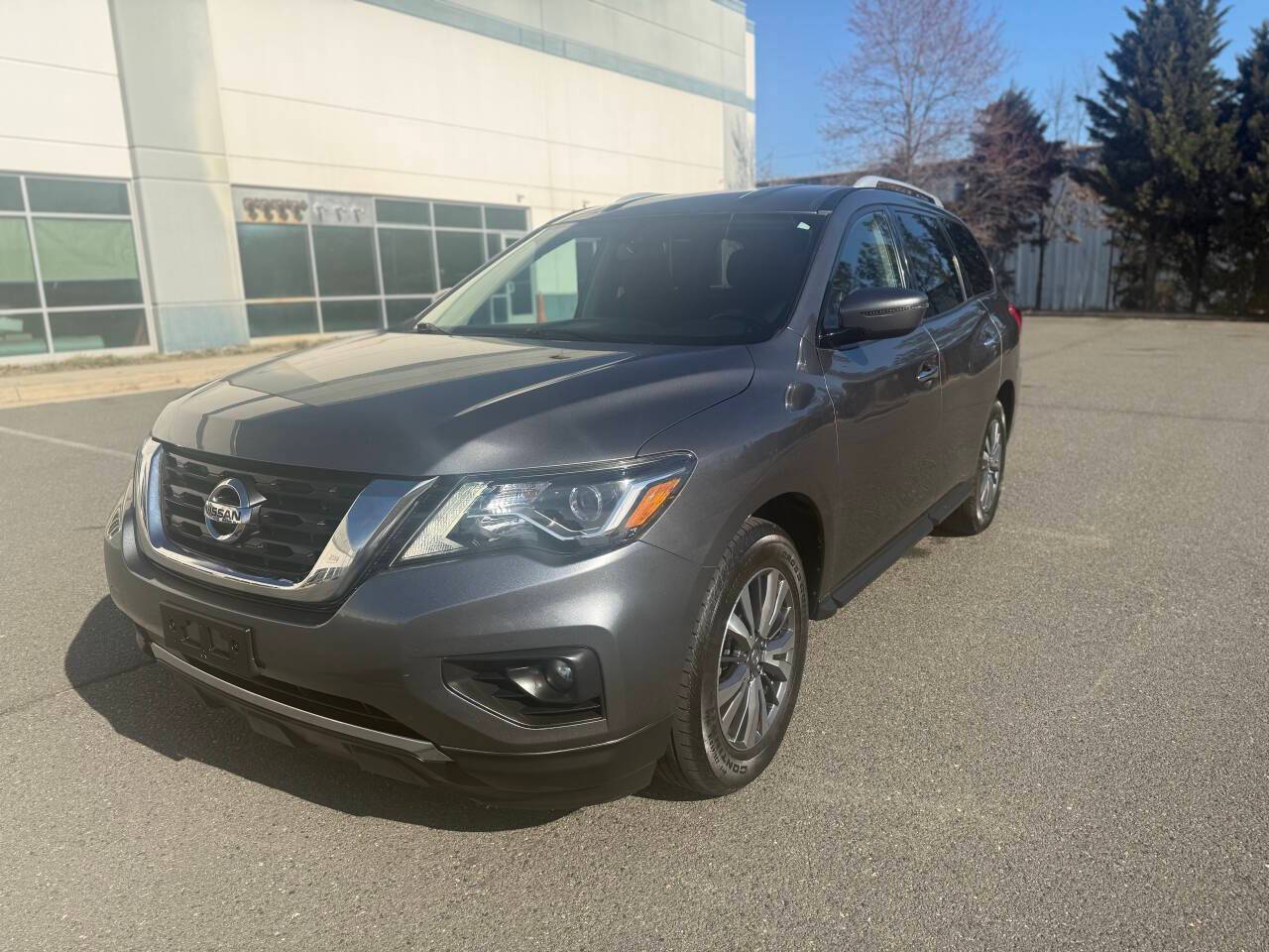 2019 Nissan Pathfinder SV — SUV — 61,502 mi — Chantilly, VA