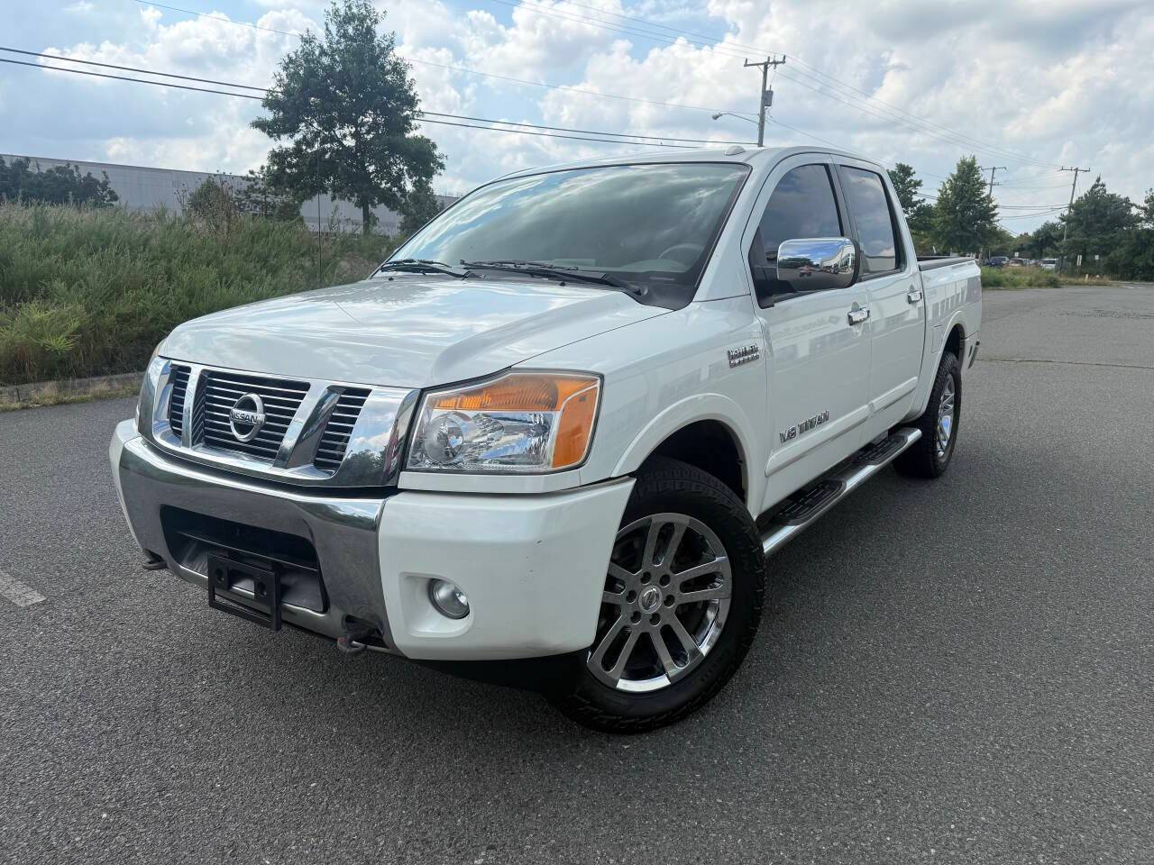 2014 Nissan Titan SL — Pickup Truck — 173,160 mi — Chantilly, VA