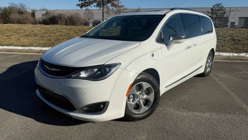 2018 Chrysler Pacifica Hybrid Limited — Minivan — 102,886 mi — Chantilly, VA