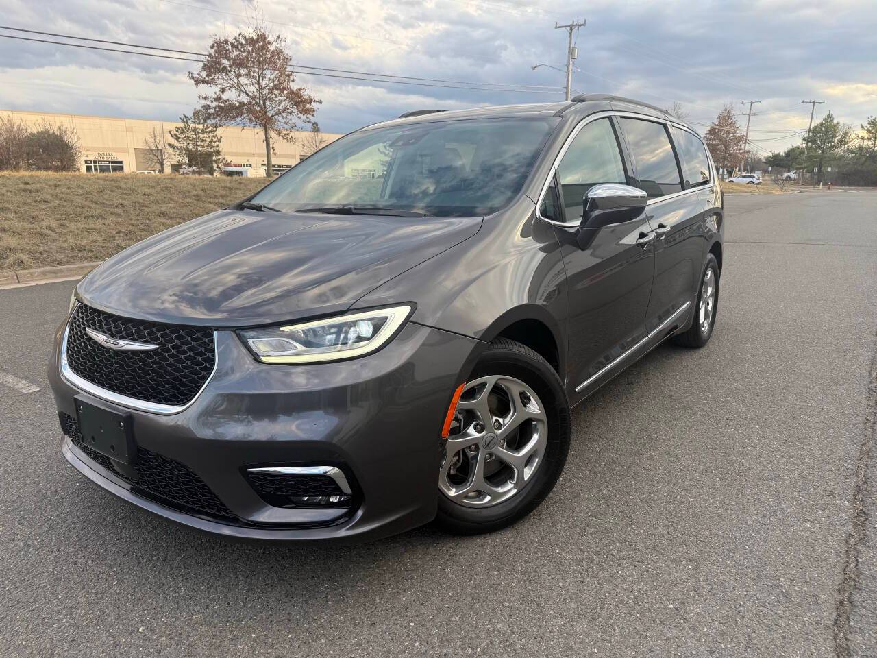 2022 Chrysler Pacifica Limited — Minivan — 100,233 mi — Chantilly, VA
