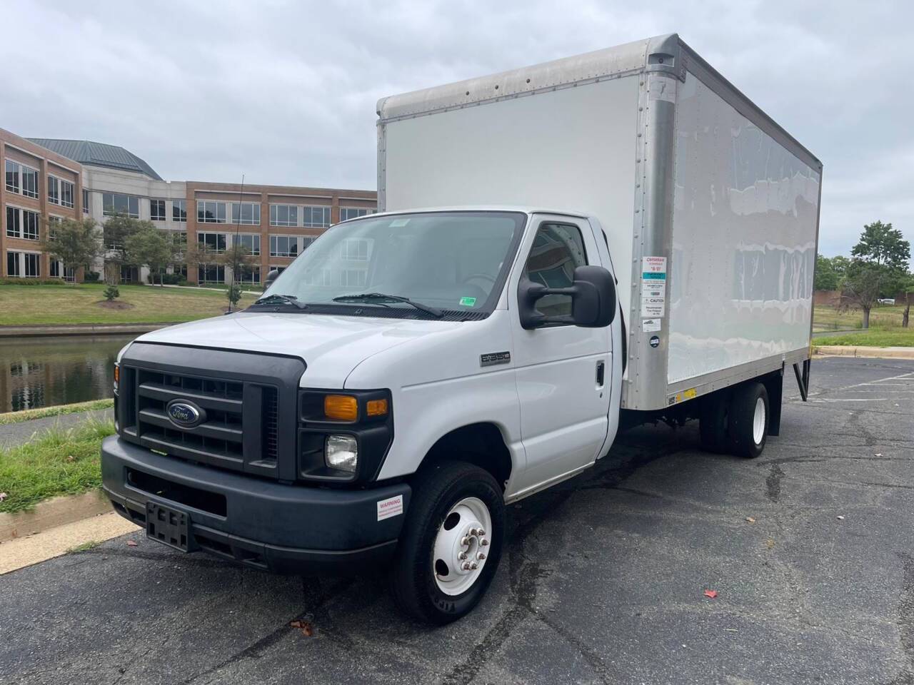 2017 Ford E-Series Cutaway E-350 — Chassis Cab Truck — 60,468 mi — Chantilly, VA
