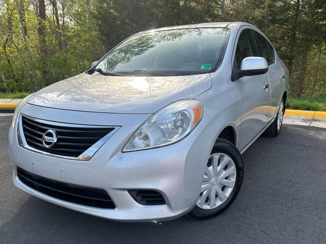 2014 Nissan Versa 1.6 SV — Sedan — 107,680 mi — Chantilly, VA