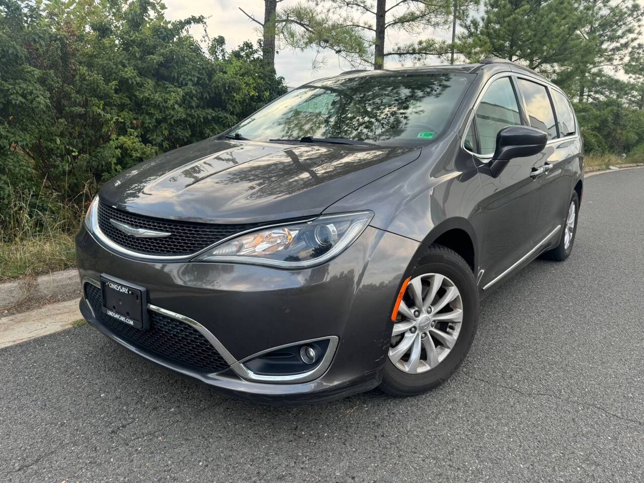 2017 Chrysler Pacifica Touring L — Minivan — 86,988 mi — Chantilly, VA