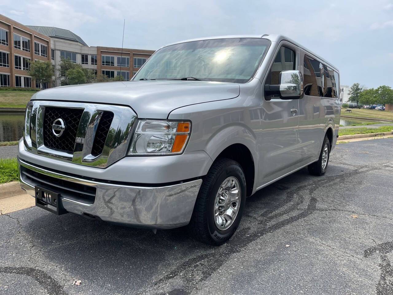 2016 Nissan NV Passenger SV — Passenger Van — 131,410 mi — Chantilly, VA