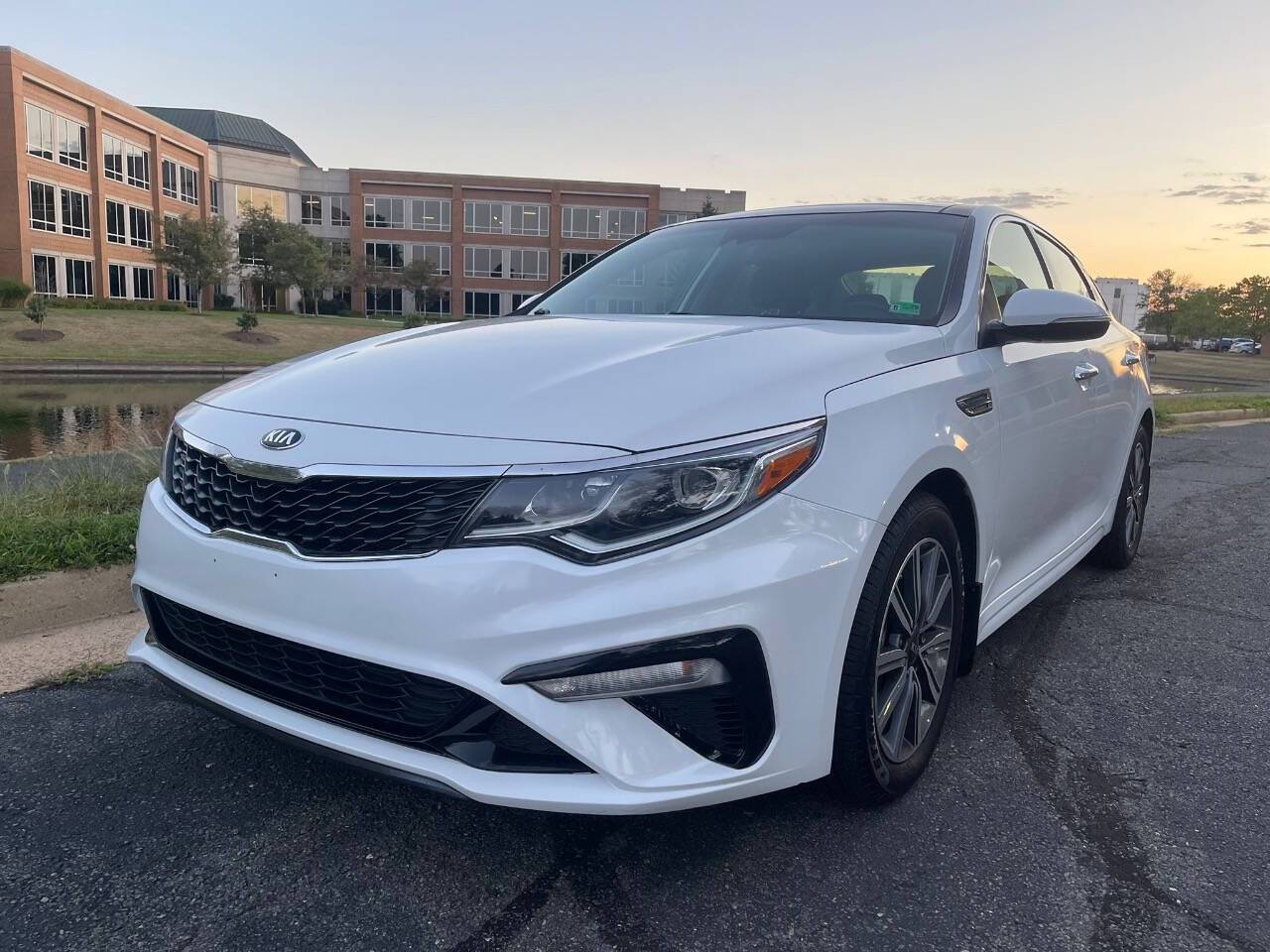 2019 Kia Optima LX — Sedan — 111,590 mi — Chantilly, VA