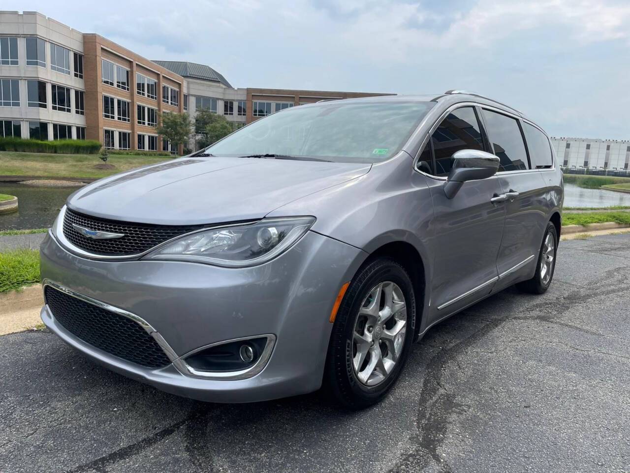 2018 Chrysler Pacifica Limited — Minivan — 109,780 mi — Chantilly, VA