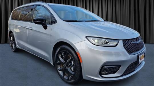 2023 Chrysler Pacifica Limited — Minivan — 10,620 mi — Wharton, NJ