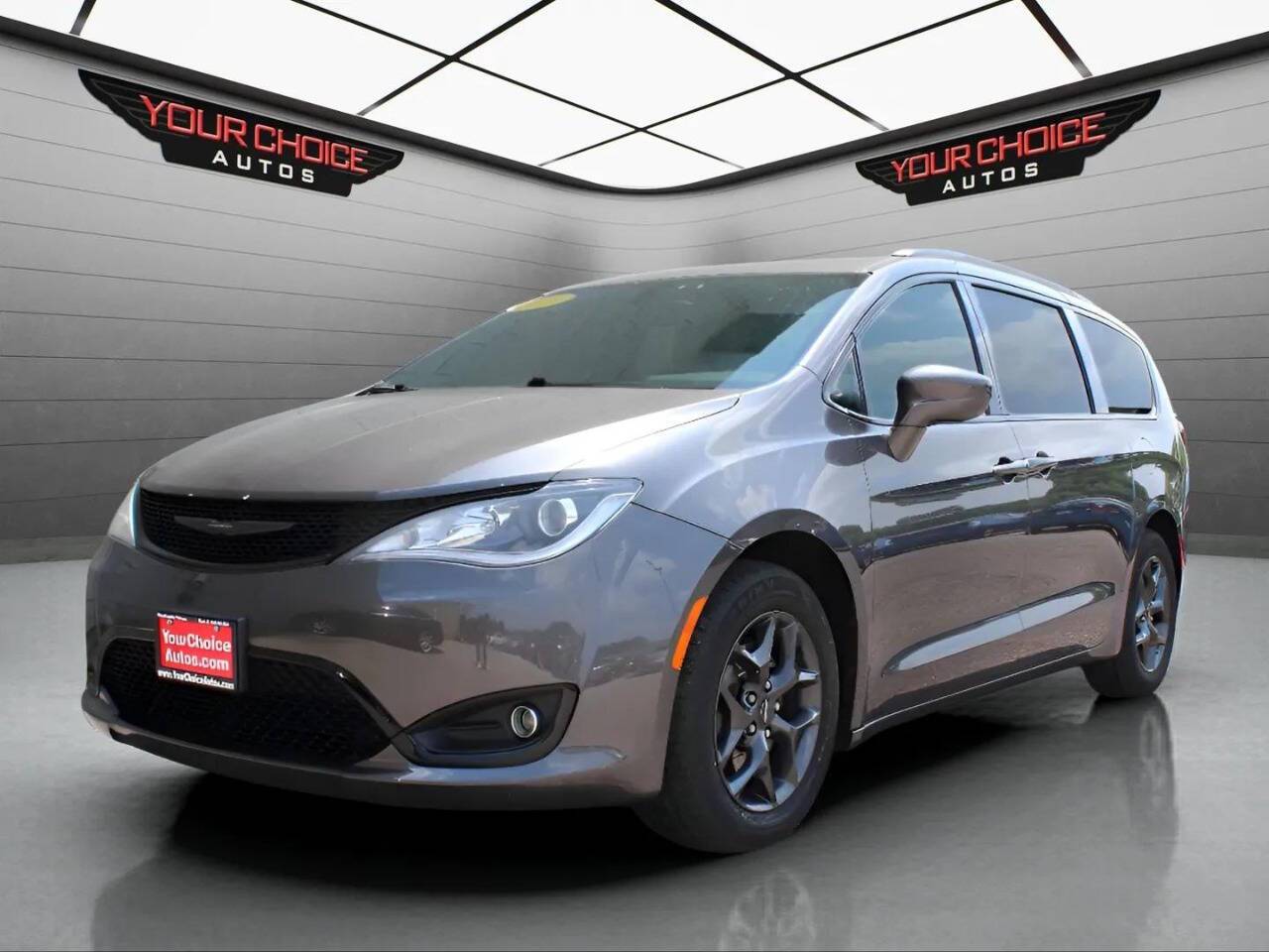 2018 Chrysler Pacifica Touring L — Minivan — 118,812 mi — Elgin, IL