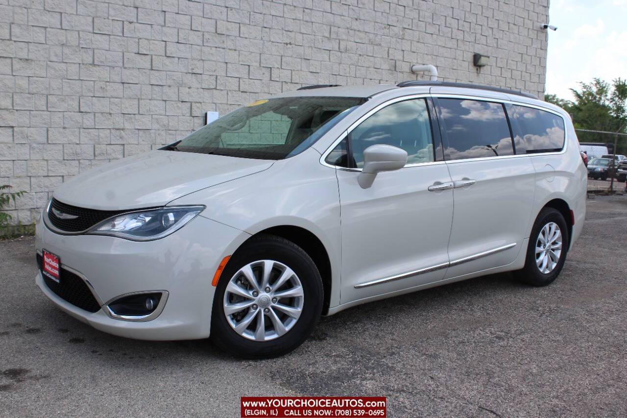 2017 Chrysler Pacifica Touring L — Minivan — 81,005 mi — Elgin, IL