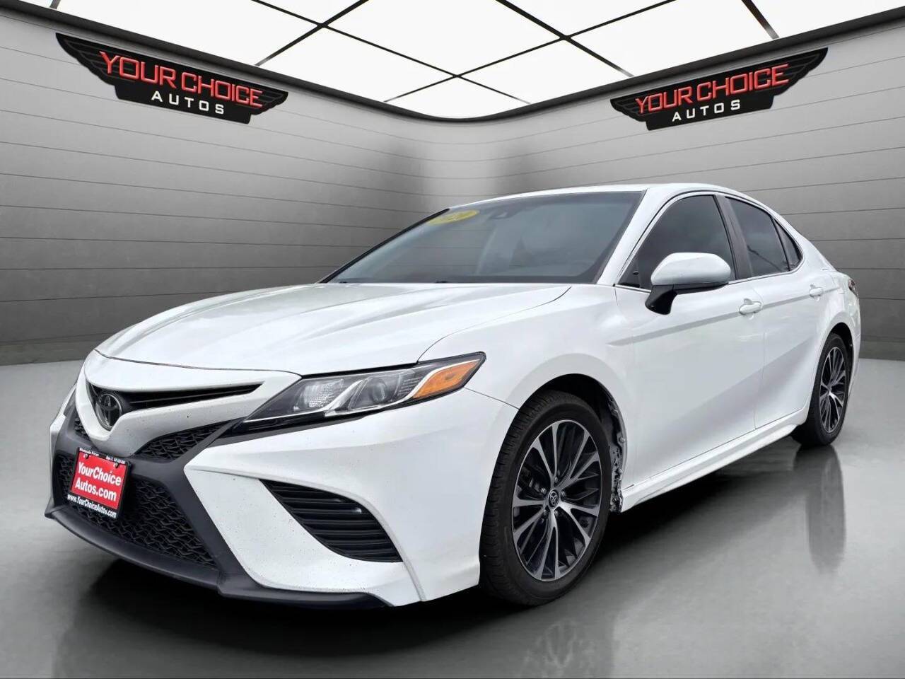 2020 Toyota Camry SE — Sedan — 118,390 mi — Elgin, IL