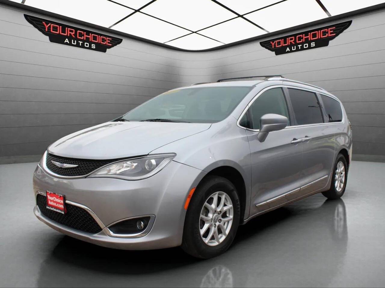 2020 Chrysler Pacifica Touring L — Minivan — 123,413 mi — Elgin, IL