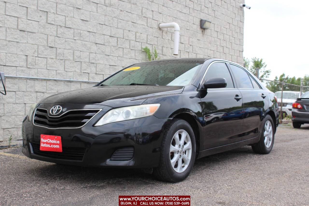 2011 Toyota Camry LE — Sedan — 113,718 mi — Elgin, IL