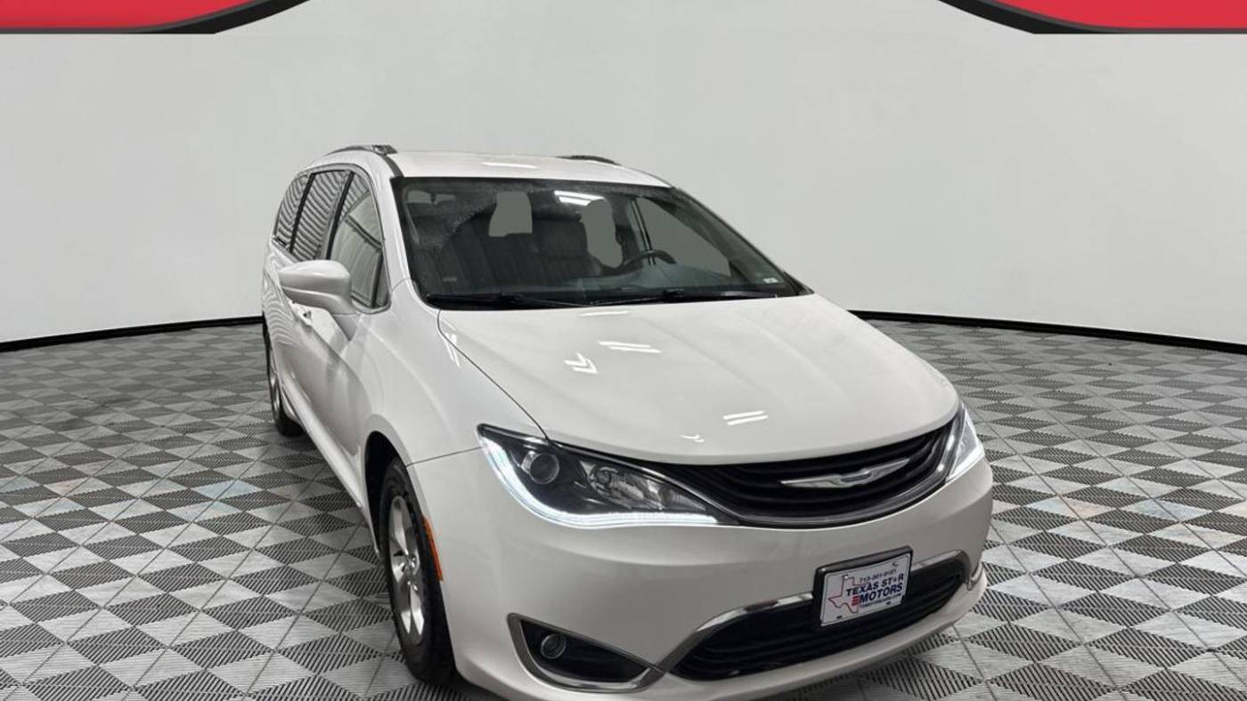 2018 Chrysler Pacifica Hybrid Touring L — Minivan — 68,430 mi — Houston, TX